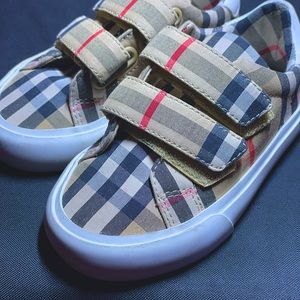 Burberry children shoes